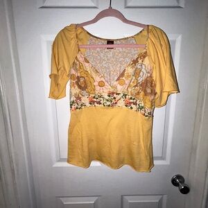 Floral Yellow Blouse with Short Sleeves